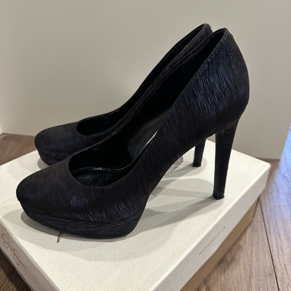 Jessica Simpson Heels - Picture 2 of 3